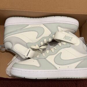 Nike White and Light Gray High-Tops